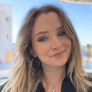 Dara Fine Headshot